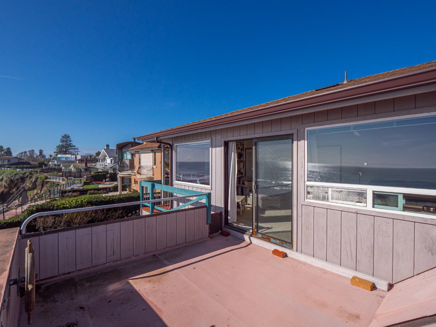 Detail Gallery Image 20 of 66 For 4360 Opal Cliff Dr, Santa Cruz,  CA 95062 - 3 Beds | 2 Baths