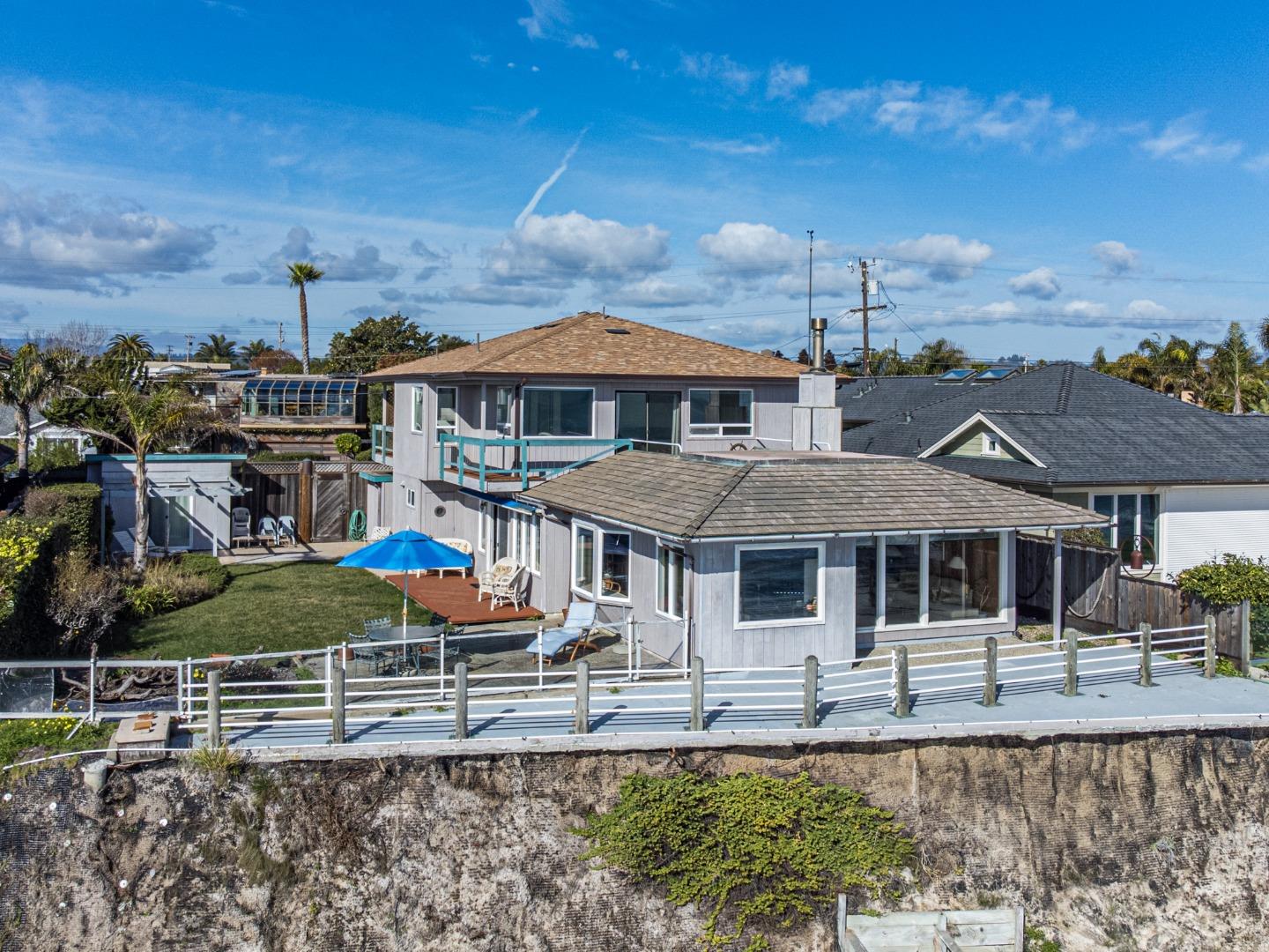 Detail Gallery Image 51 of 66 For 4360 Opal Cliff Dr, Santa Cruz,  CA 95062 - 3 Beds | 2 Baths