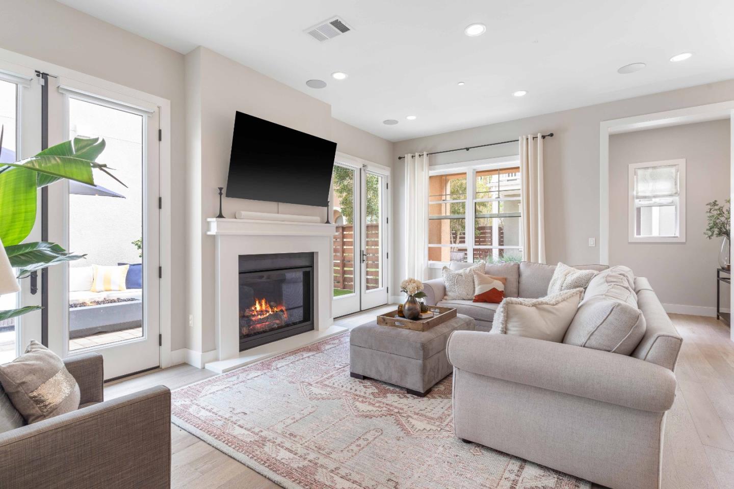 Detail Gallery Image 25 of 76 For 3107 Mena Dr, San Mateo,  CA 94403 - 3 Beds | 3/1 Baths