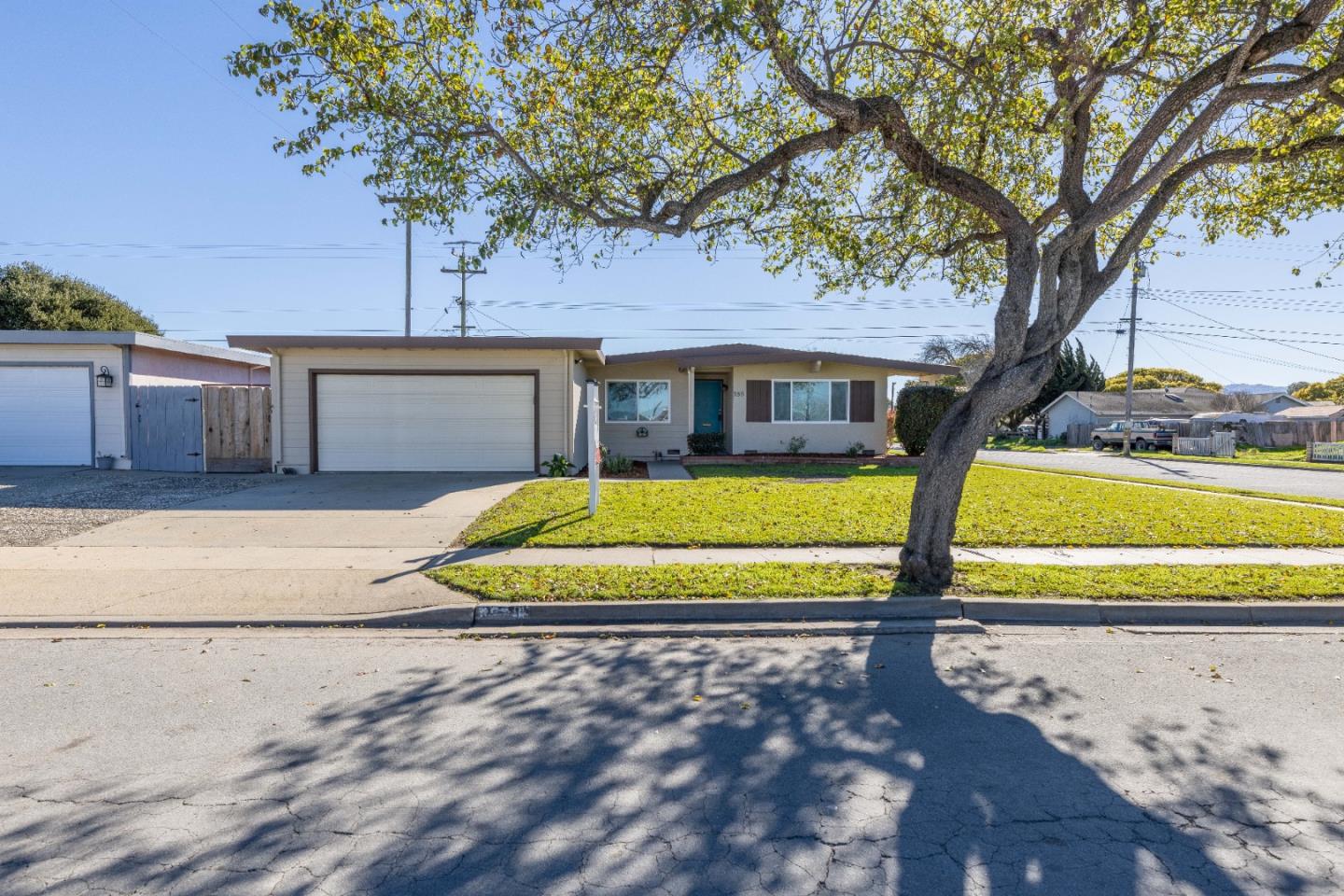 Detail Gallery Image 1 of 1 For 359 W Navajo Dr, Salinas,  CA 93906 - 3 Beds | 2 Baths