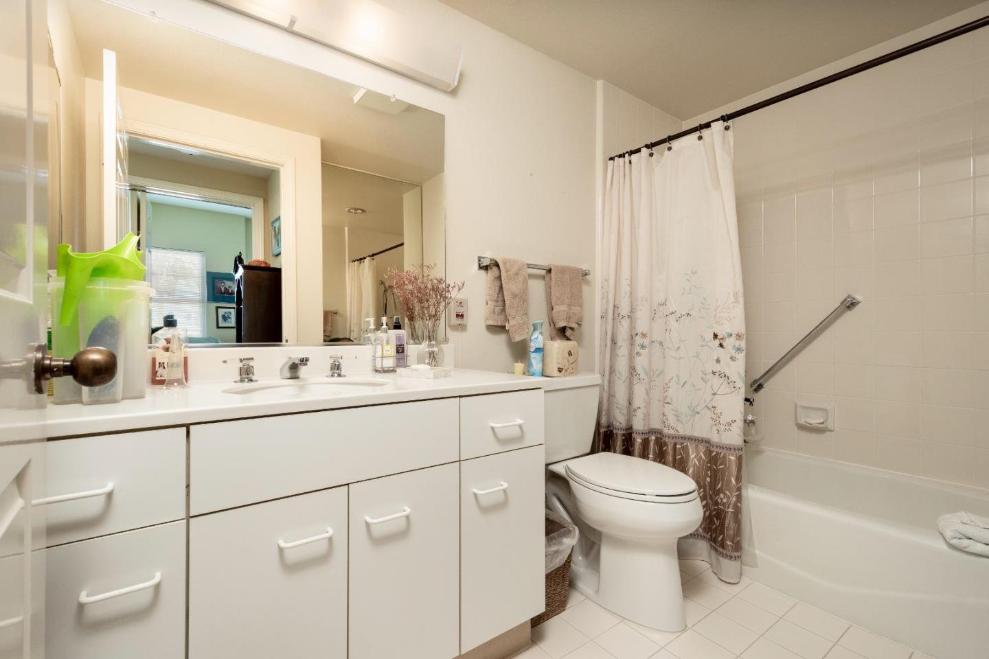 Detail Gallery Image 6 of 9 For 1 Baldwin Ave #322,  San Mateo,  CA 94401 - 1 Beds | 2 Baths