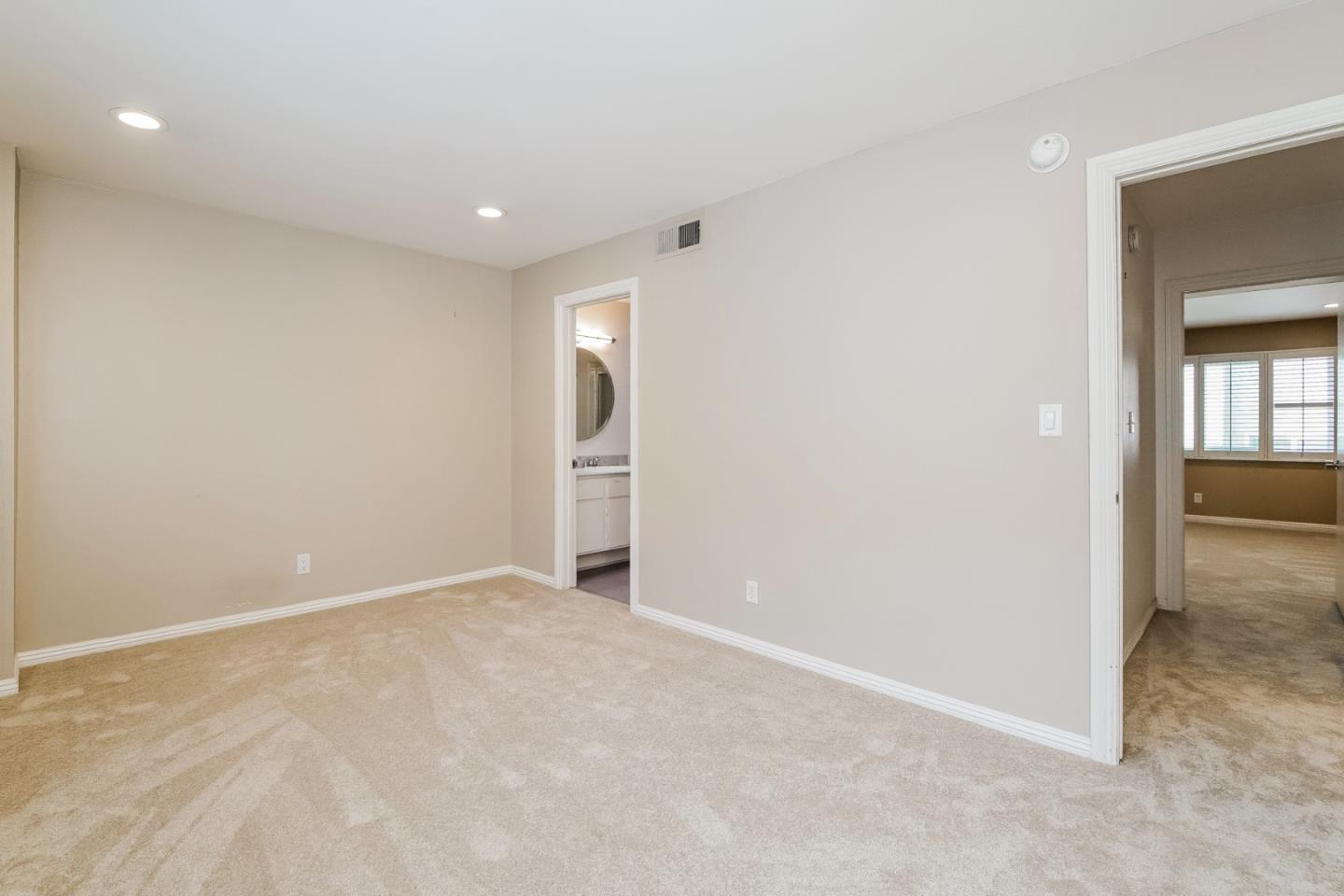 Detail Gallery Image 12 of 25 For 14332 Dickens St #3,  Sherman Oaks,  CA 91423 - 2 Beds | 2/1 Baths