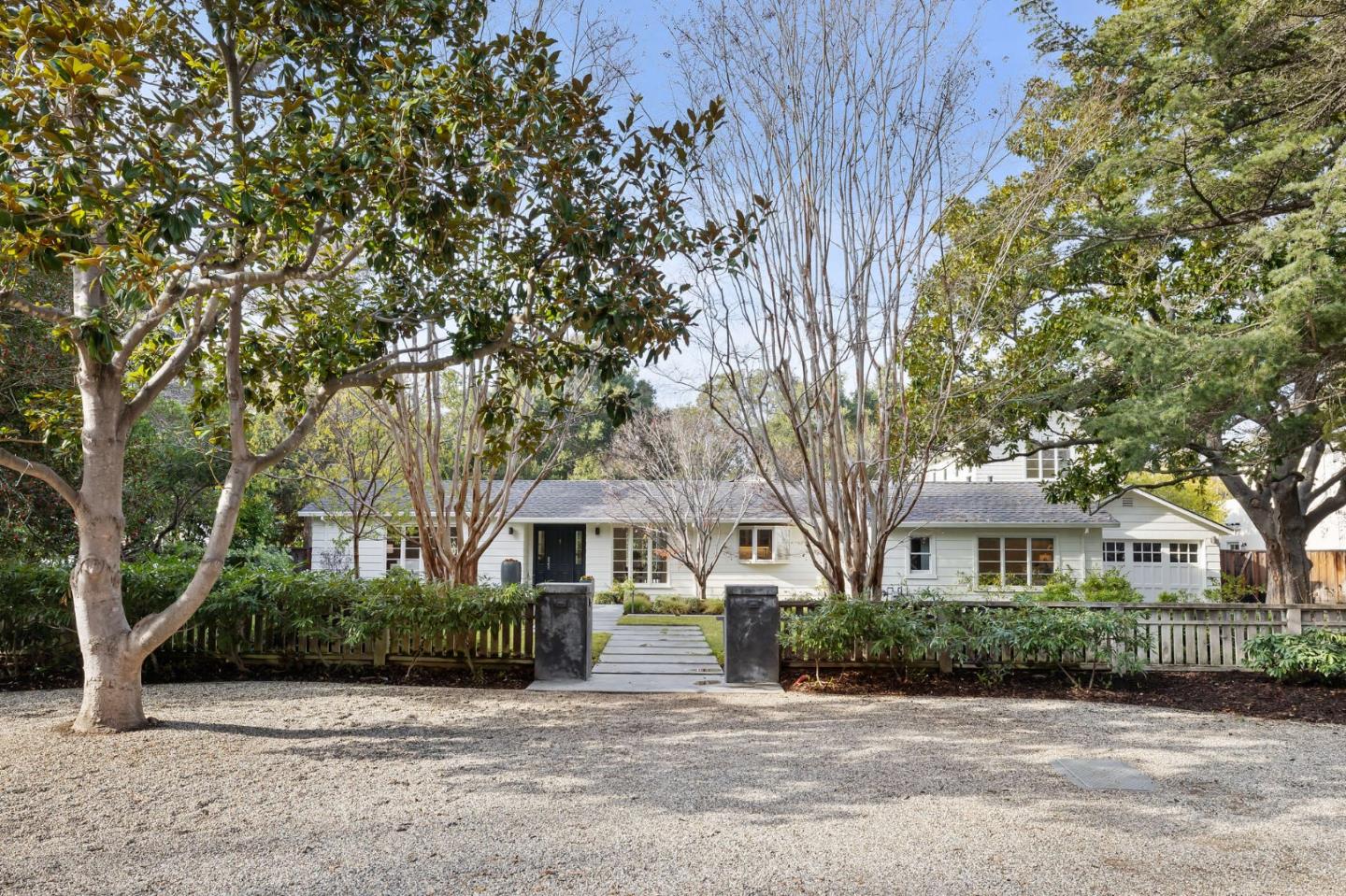 Detail Gallery Image 1 of 1 For 411 Arlington Way, Menlo Park,  CA 94025 - 4 Beds | 3/1 Baths