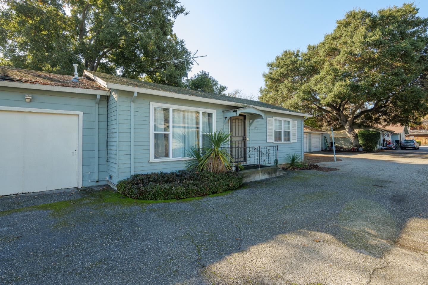 Detail Gallery Image 2 of 49 For 1952 Menalto Ave, Menlo Park,  CA 94025 - – Beds | – Baths