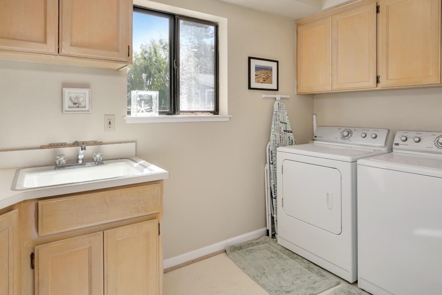 Detail Gallery Image 12 of 30 For 103 Dunsmuir Ct, Aptos,  CA 95003 - 4 Beds | 2/1 Baths