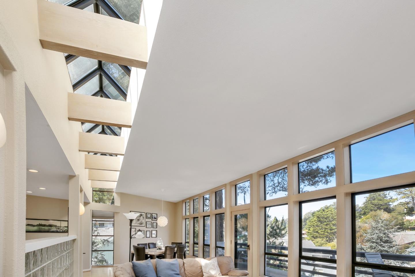 Detail Gallery Image 5 of 30 For 103 Dunsmuir Ct, Aptos,  CA 95003 - 4 Beds | 2/1 Baths