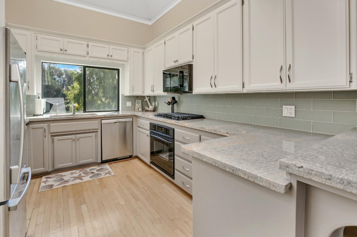 Detail Gallery Image 7 of 30 For 103 Dunsmuir Ct, Aptos,  CA 95003 - 4 Beds | 2/1 Baths