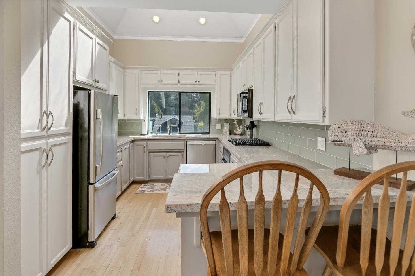 Detail Gallery Image 9 of 30 For 103 Dunsmuir Ct, Aptos,  CA 95003 - 4 Beds | 2/1 Baths