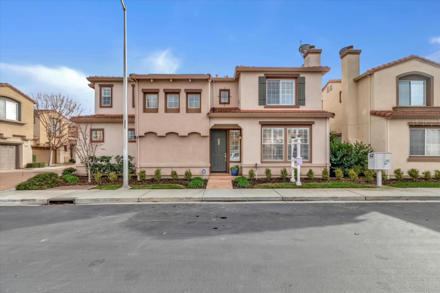 Detail Gallery Image 1 of 1 For 2286 Lenox Pl, Santa Clara,  CA 95054 - 3 Beds | 2/1 Baths