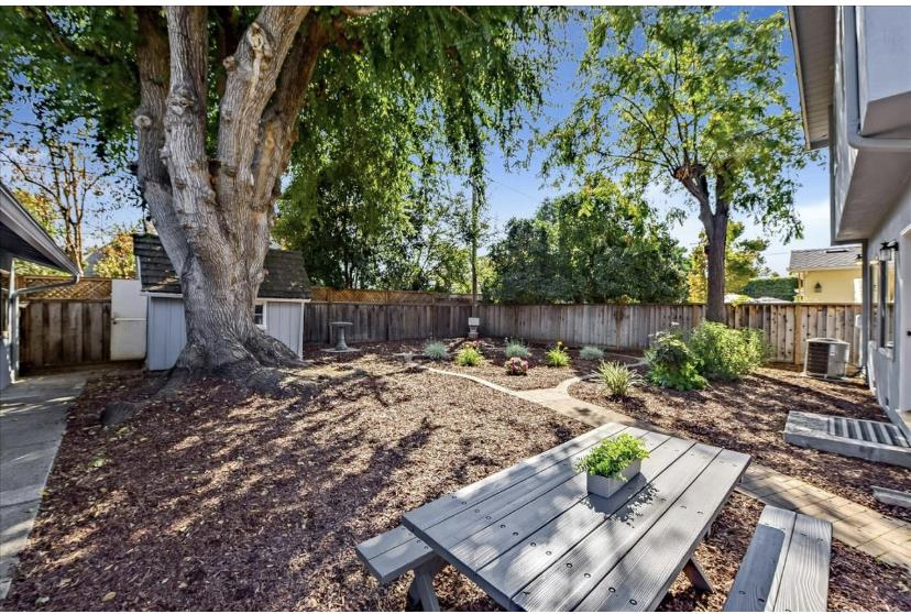 Detail Gallery Image 9 of 12 For 1552 Fuchsia Dr, San Jose,  CA 95125 - 3 Beds | 1 Baths