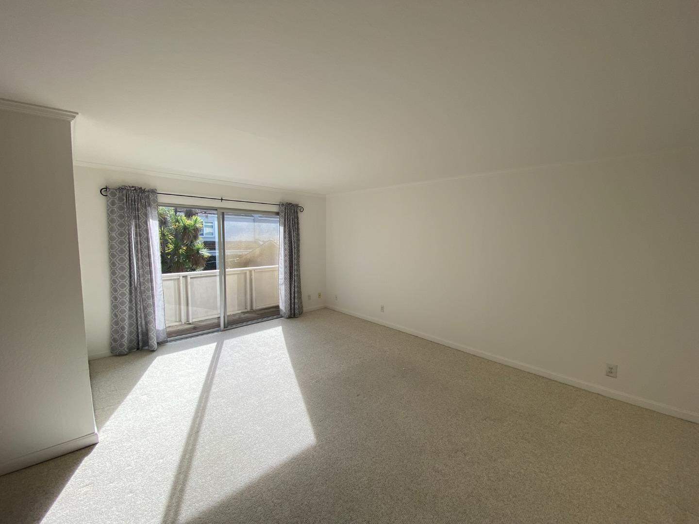 Detail Gallery Image 7 of 12 For 487 Tyndall St #7,  Los Altos,  CA 94022 - 2 Beds | 1 Baths