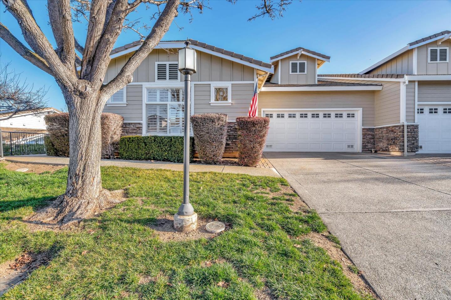 Detail Gallery Image 1 of 1 For 9013 Village View Dr, San Jose,  CA 95135 - 2 Beds | 2/1 Baths