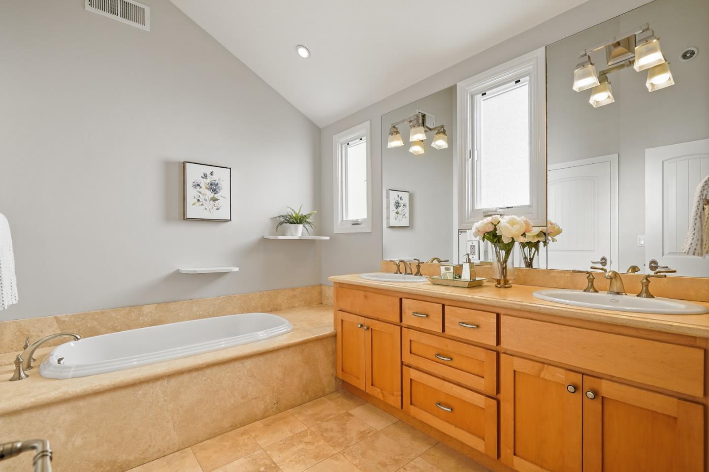 Detail Gallery Image 12 of 24 For 1429 San Antonio St, Menlo Park,  CA 94025 - 3 Beds | 2/1 Baths