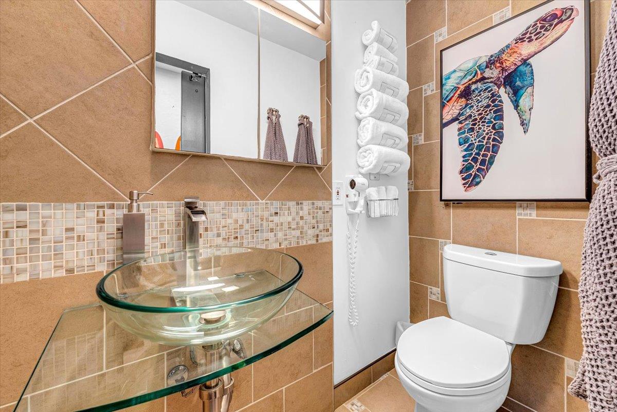 Detail Gallery Image 23 of 38 For 606 15th Ave, Santa Cruz,  CA 95062 - 3 Beds | 2 Baths