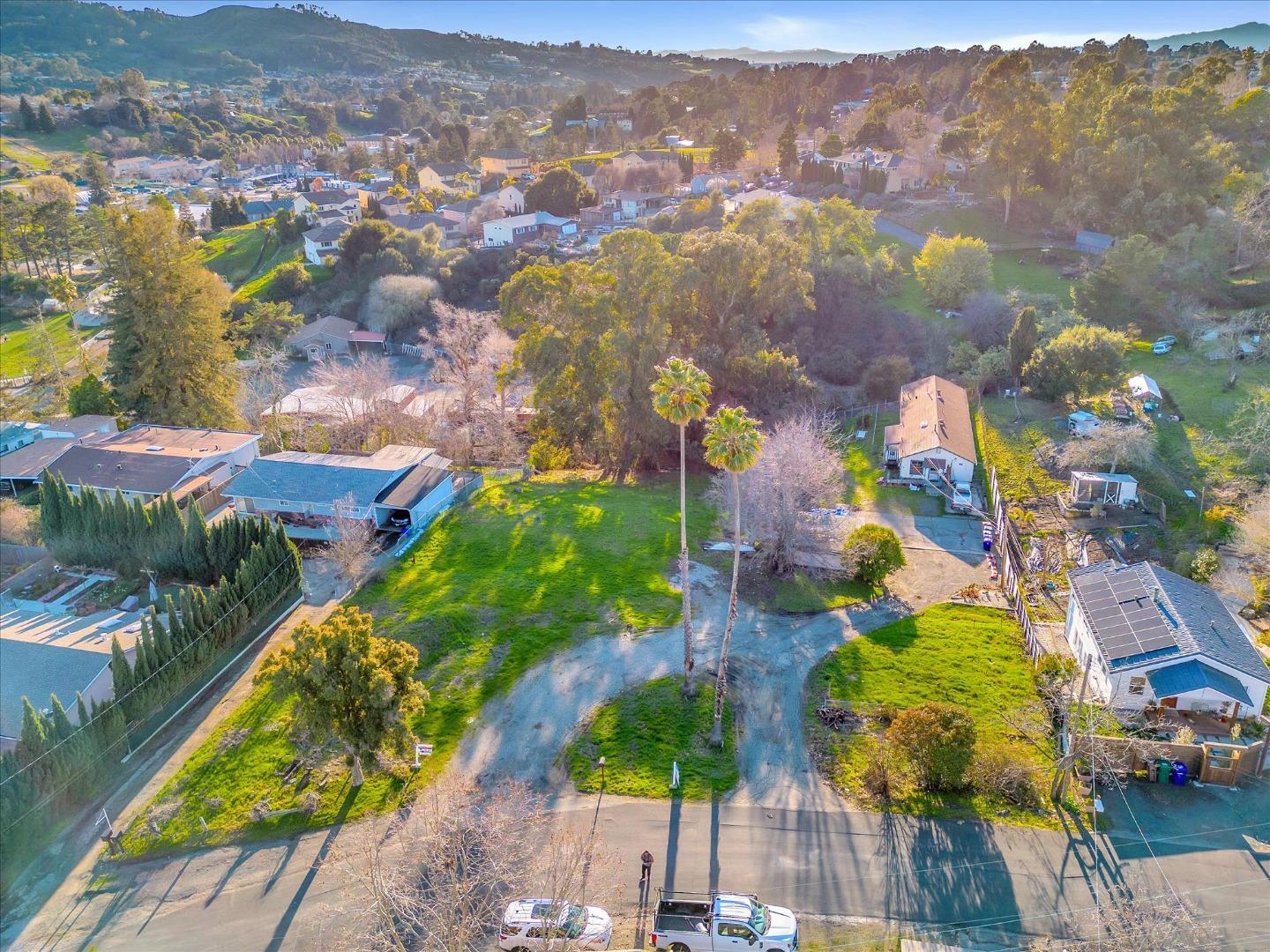 Detail Gallery Image 1 of 1 For 555 Rincon Rd, El Sobrante,  CA 94803 - 4 Beds | 1 Baths