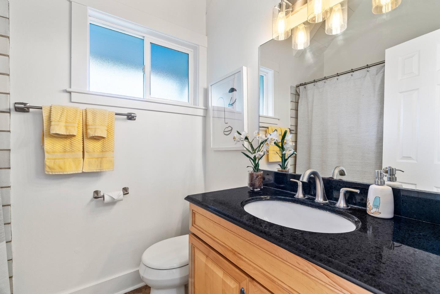 Detail Gallery Image 18 of 32 For 338 Union St, Santa Cruz,  CA 95060 - 2 Beds | 1/1 Baths