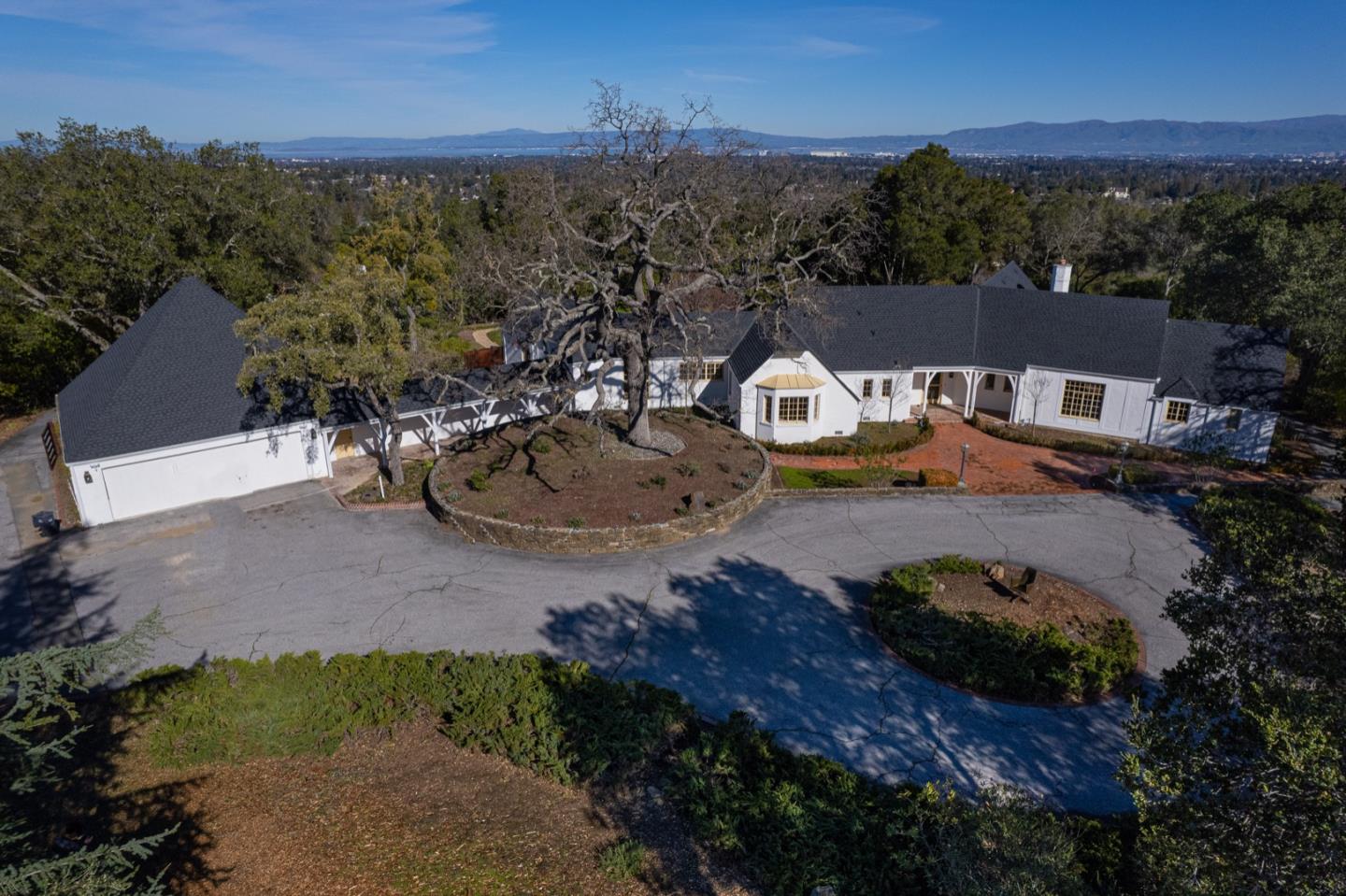 Detail Gallery Image 1 of 1 For 23445 Toyonita Rd, Los Altos Hills,  CA 94024 - 3 Beds | 4 Baths