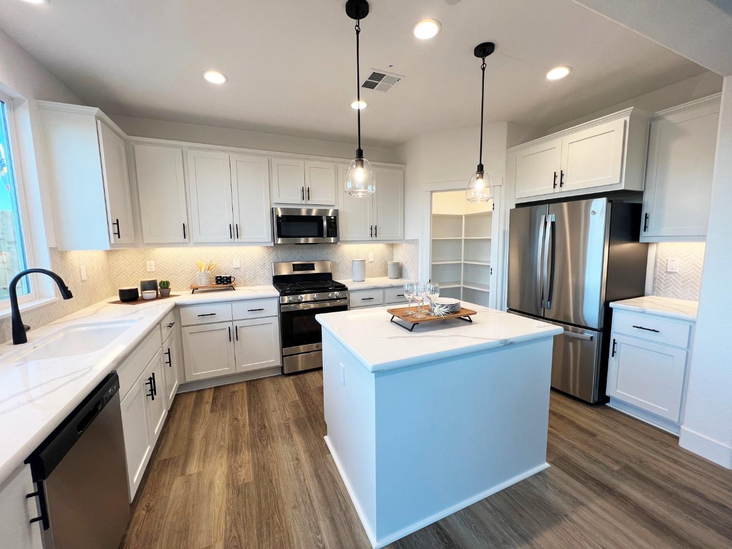 Photo of 1206 Walker Peak Wy #14-87 in Hollister, CA