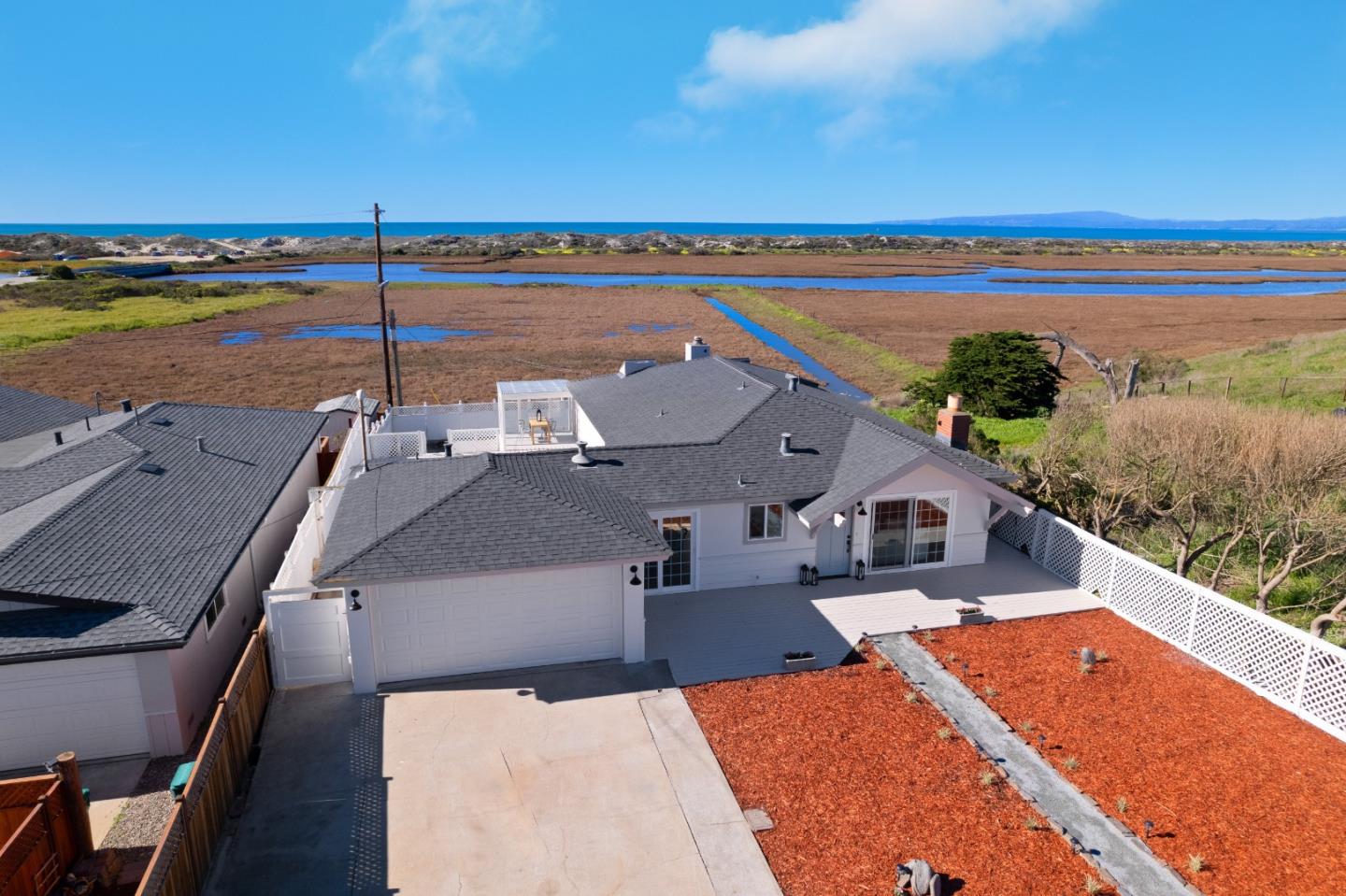 Detail Gallery Image 1 of 1 For 8504 Laguna Pl, Moss Landing,  CA 95039 - 3 Beds | 2 Baths