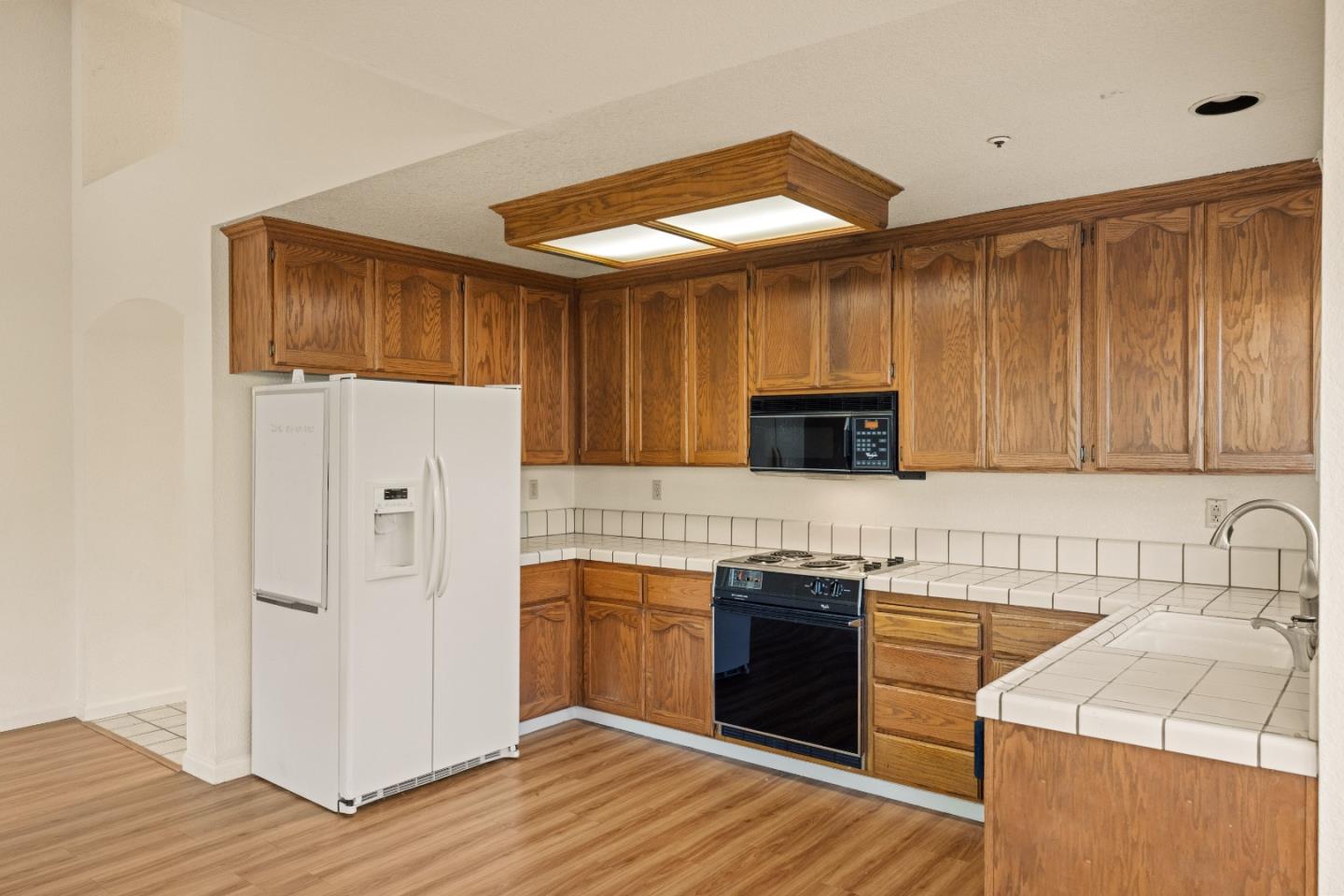 Detail Gallery Image 10 of 22 For 925 New Salem Dr, Salinas,  CA 93906 - 3 Beds | 2 Baths