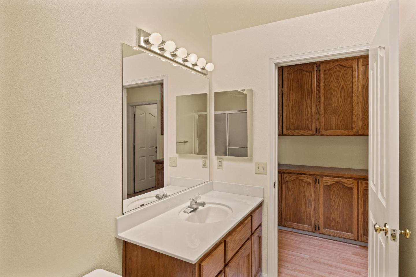 Detail Gallery Image 19 of 22 For 925 New Salem Dr, Salinas,  CA 93906 - 3 Beds | 2 Baths