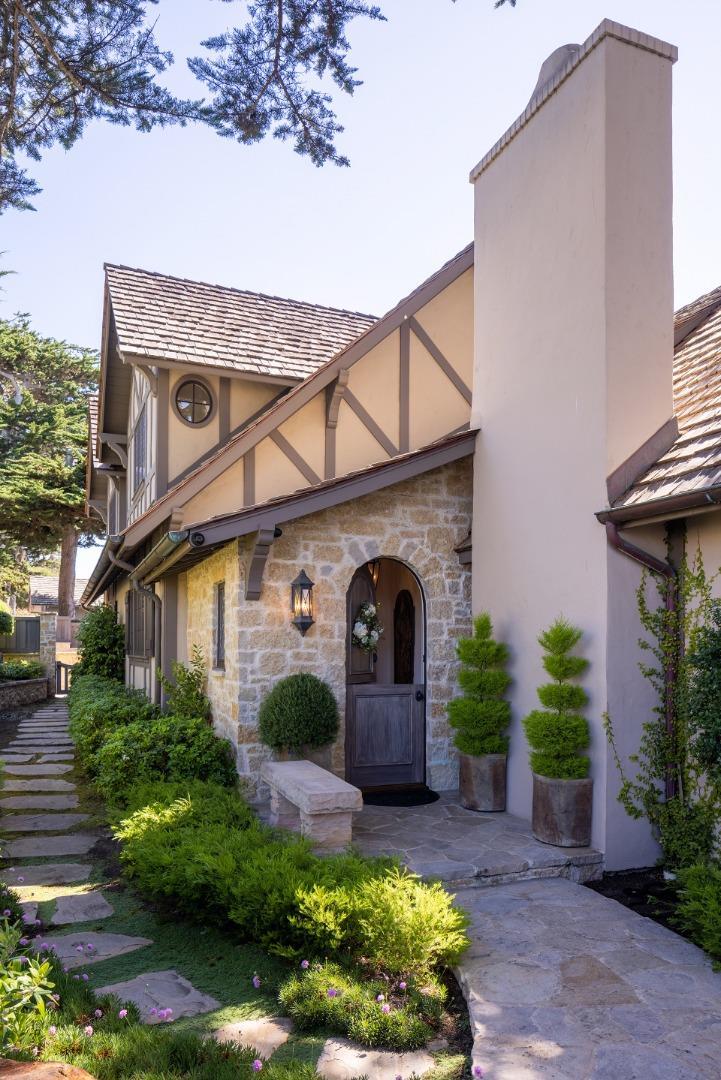 Detail Gallery Image 5 of 45 For 26387 Isabella Ave, Carmel,  CA 93923 - 4 Beds | 3 Baths