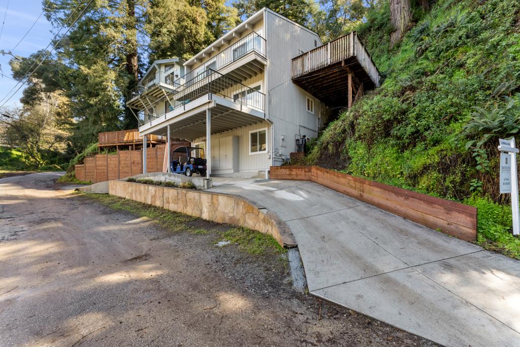 Detail Gallery Image 3 of 28 For 324 Moosehead Dr, Aptos,  CA 95003 - 3 Beds | 3 Baths