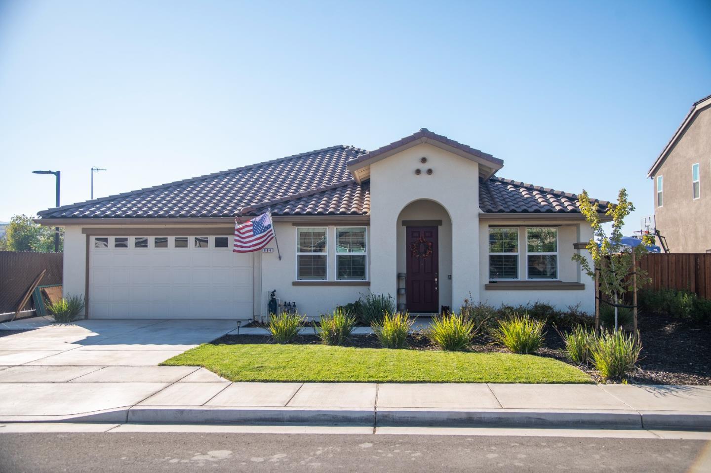 Photo of 664 Klamath Wy in Hollister, CA