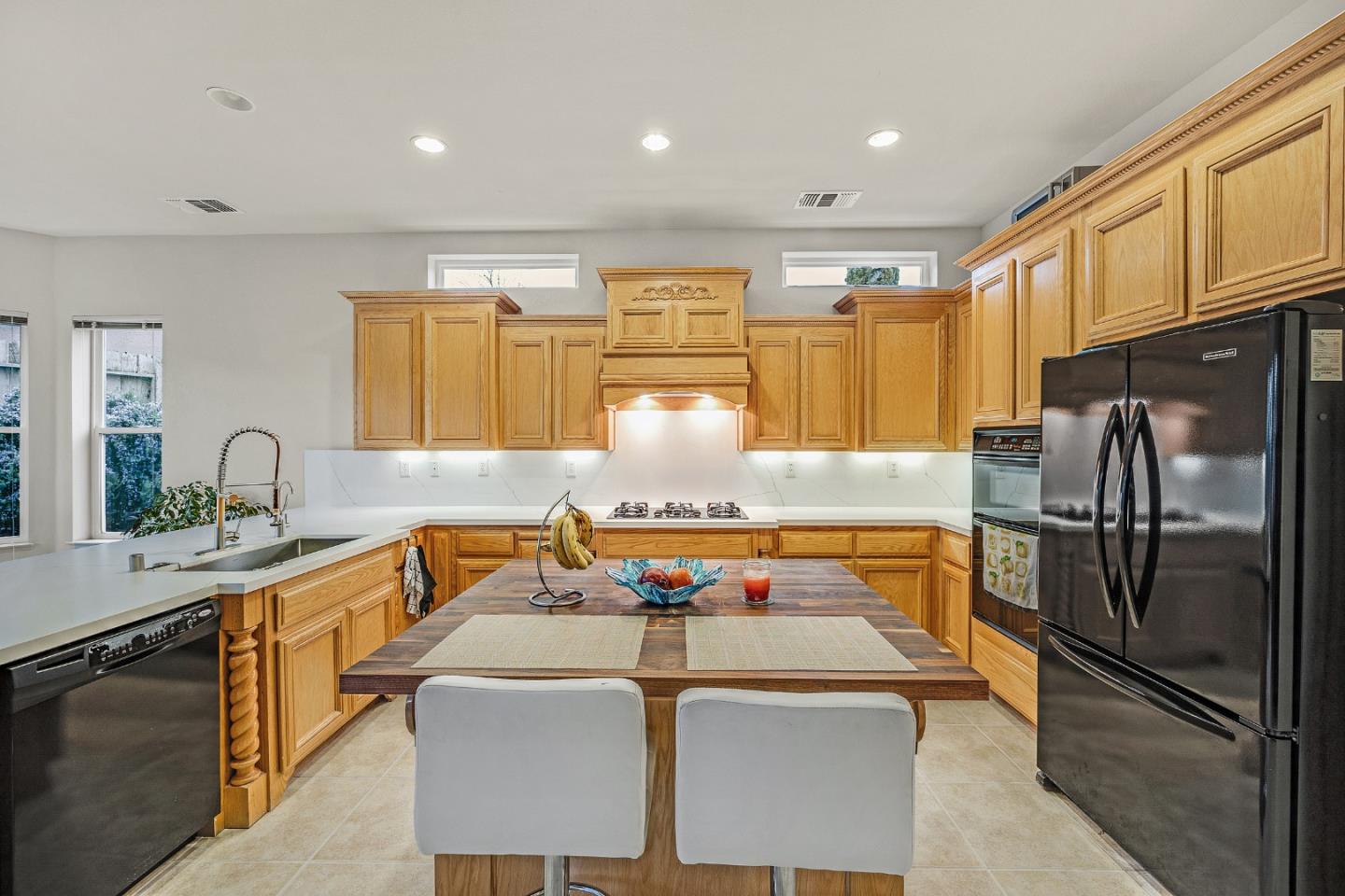 9042 Cambridge Cir, Vallejo, CA 94591 photo 7