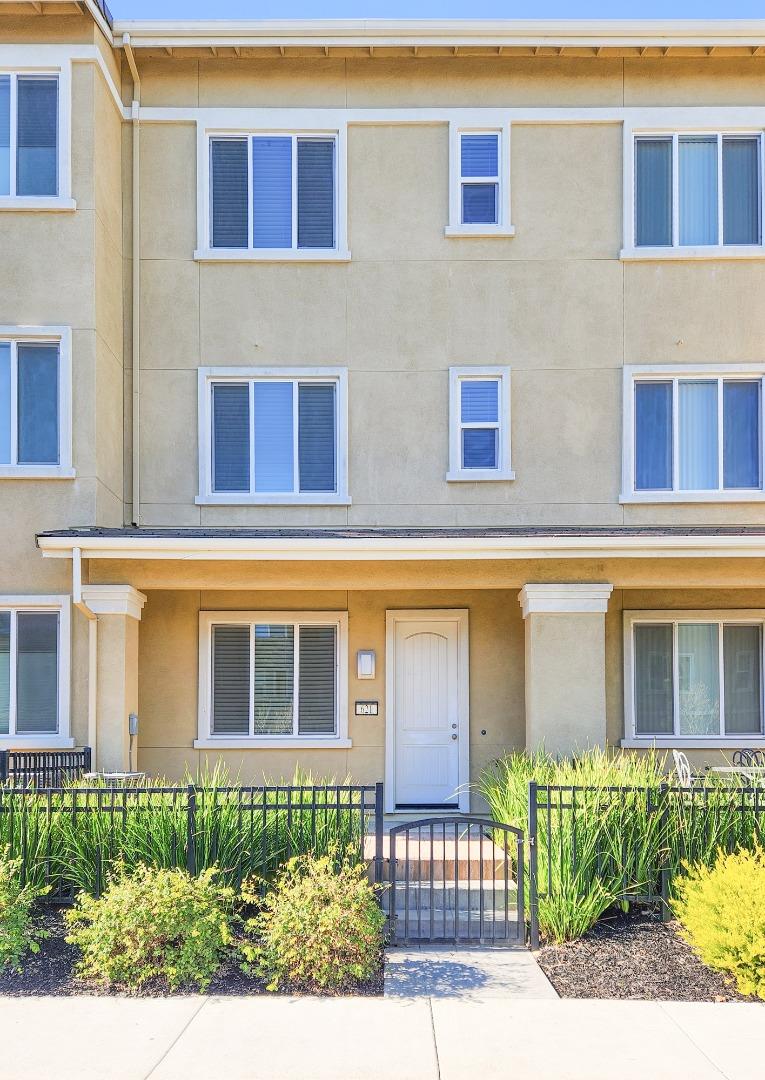 Front Image Thumbnail for ML81917130