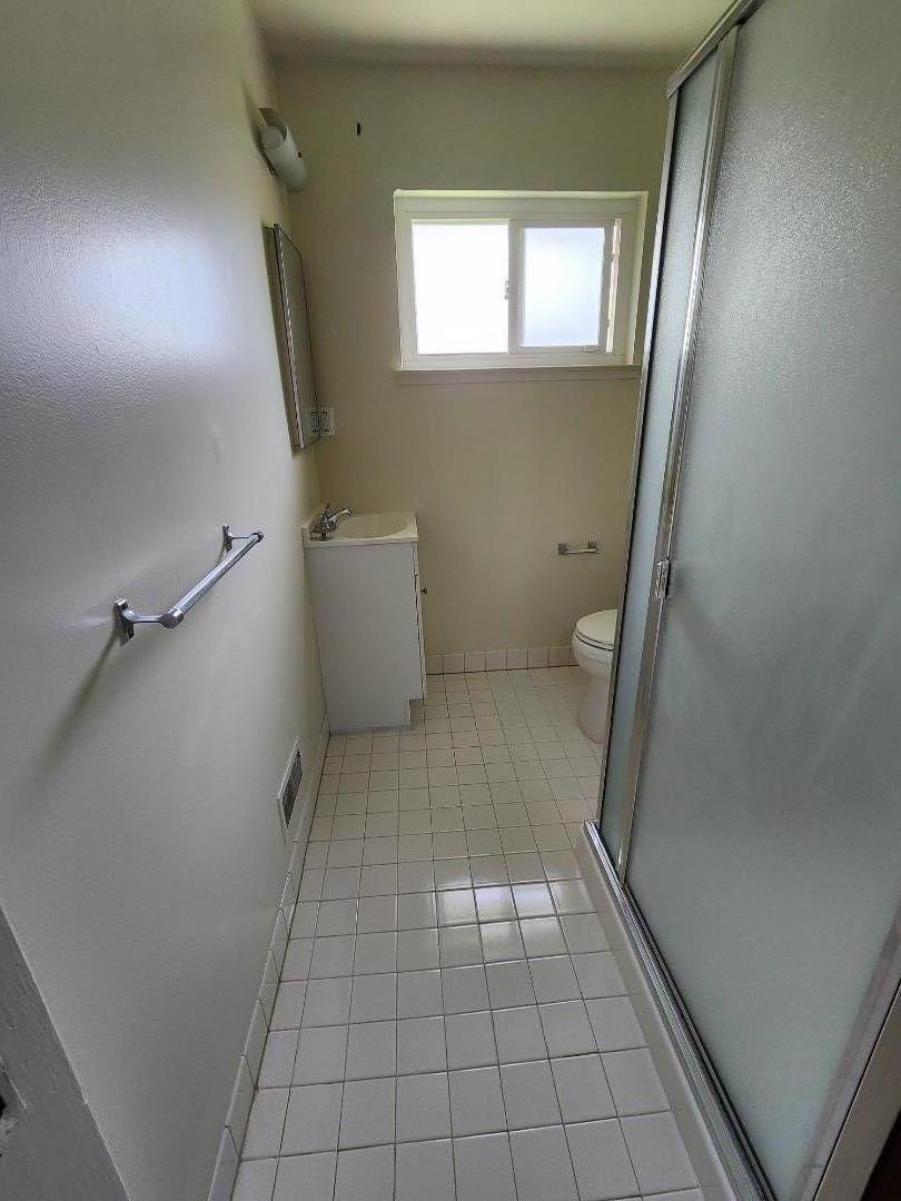 Detail Gallery Image 13 of 18 For 1140 Sanchez Way, Redwood City,  CA 94061 - 3 Beds | 2 Baths