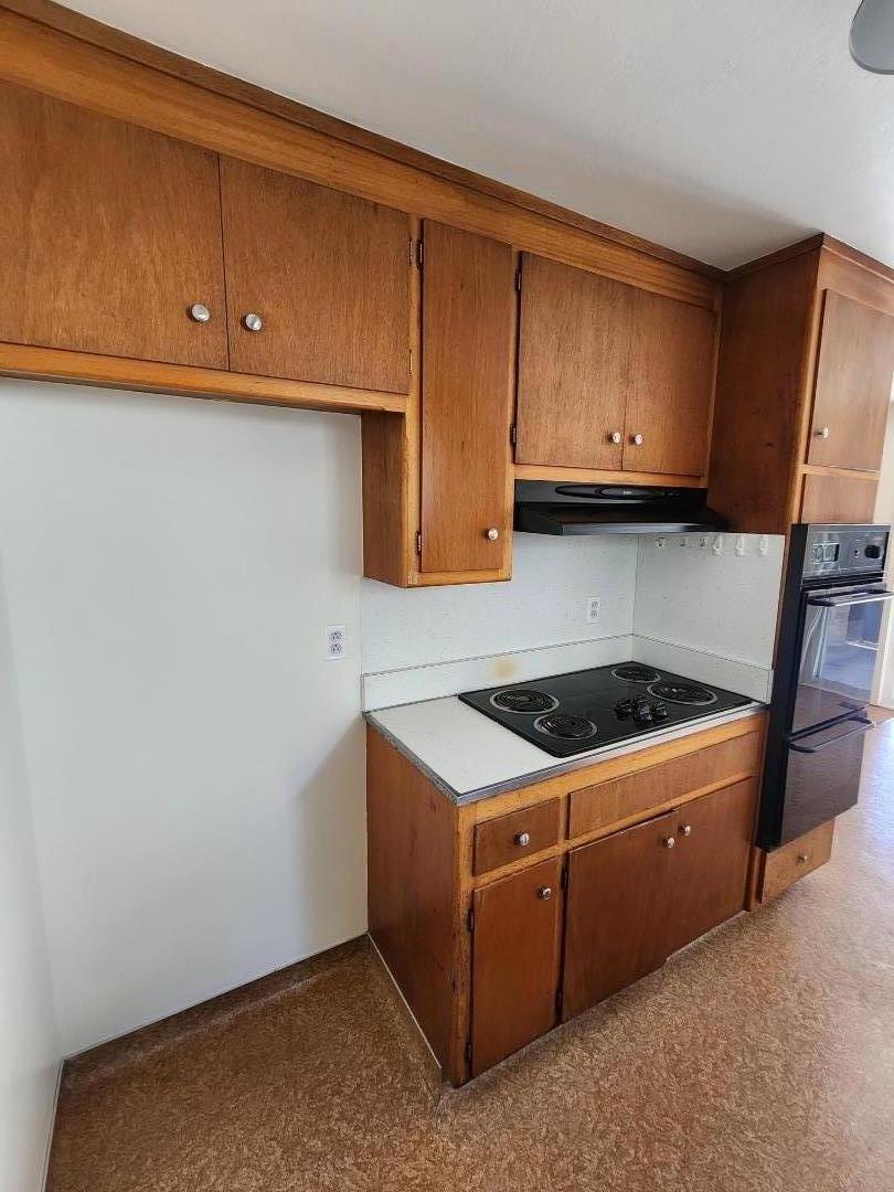 Detail Gallery Image 6 of 18 For 1140 Sanchez Way, Redwood City,  CA 94061 - 3 Beds | 2 Baths