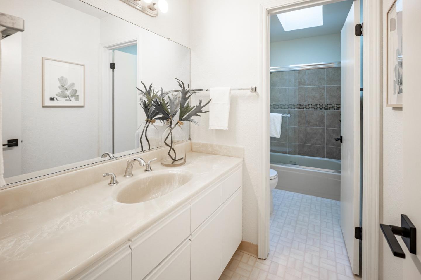 Detail Gallery Image 12 of 17 For 1022 San Luis Cir #718,  Daly City,  CA 94014 - 1 Beds | 1 Baths