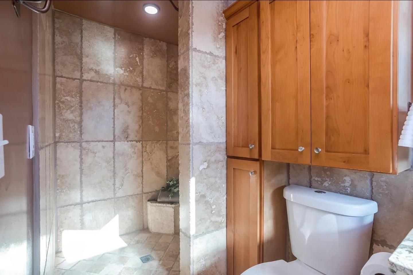 Detail Gallery Image 16 of 63 For 280 San Benito Rd, Brisbane,  CA 94005 - 5 Beds | 3 Baths