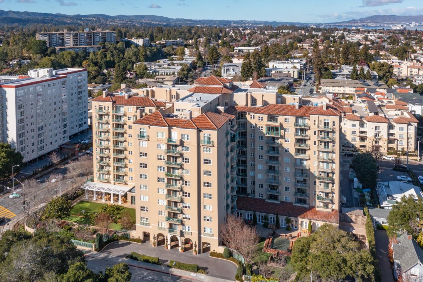 Detail Gallery Image 13 of 14 For 1 Baldwin Ave #608,  San Mateo,  CA 94401 - 2 Beds | 2 Baths