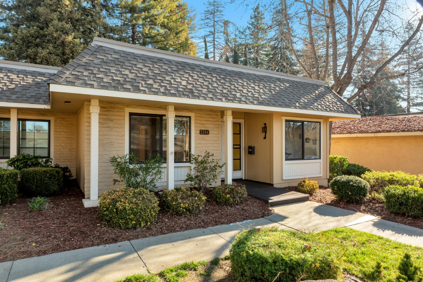 Detail Gallery Image 1 of 1 For 5384 Cribari Crst, San Jose,  CA 95135 - 2 Beds | 2 Baths