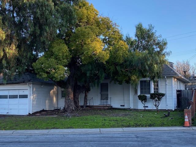 Detail Gallery Image 1 of 1 For 127 Hickory Ln, San Mateo,  CA 94403 - 2 Beds | 1 Baths