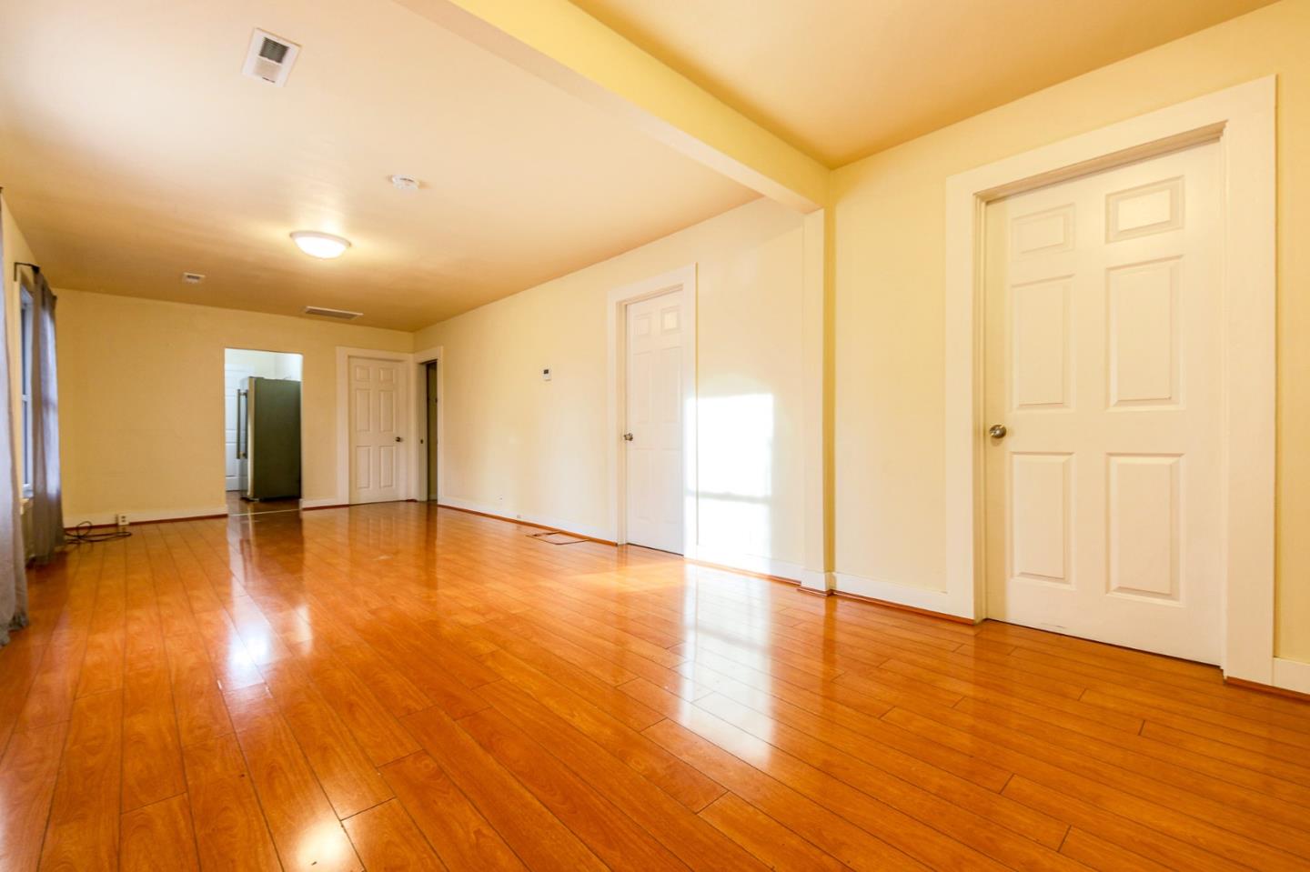 Detail Gallery Image 3 of 19 For 1347 Alma St, Palo Alto,  CA 94301 - 3 Beds | 2 Baths