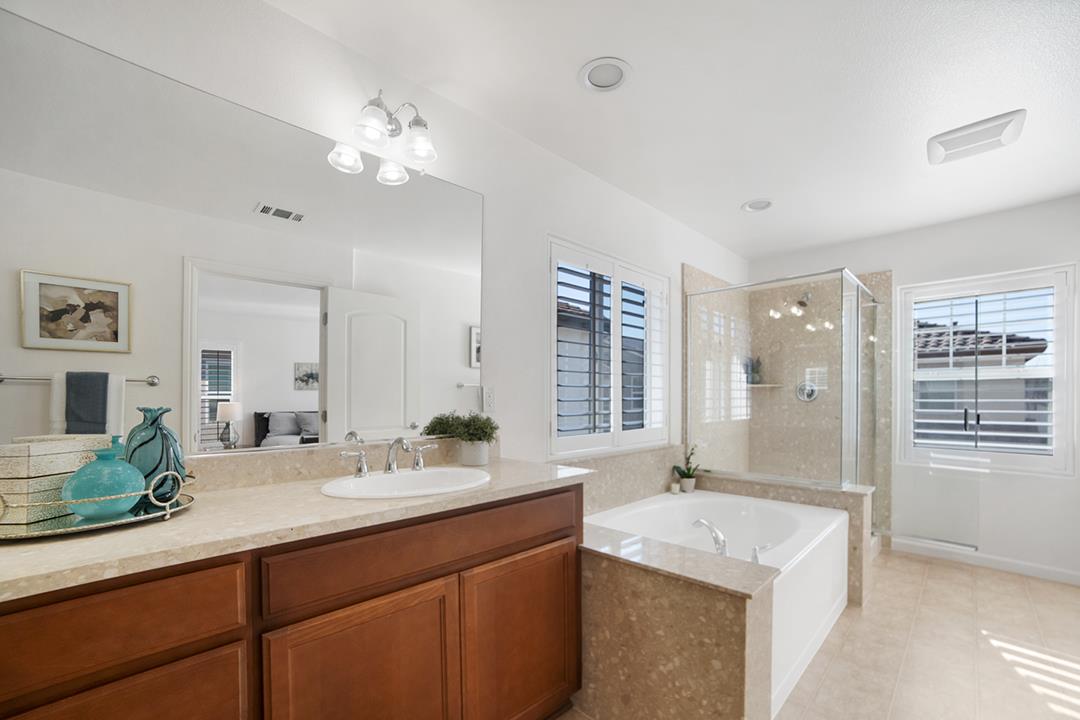 Detail Gallery Image 15 of 31 For 2432 Homer Ln, Hayward,  CA 94545 - 3 Beds | 2/1 Baths