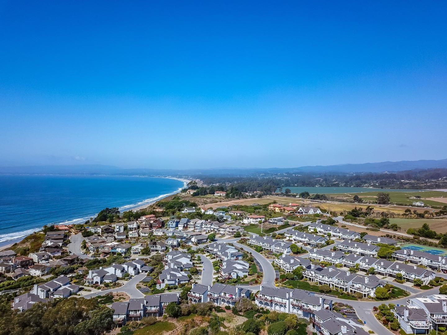 401 Canon Del Sol, La Selva Beach, CA 95076 2 Beds 2/1 Baths