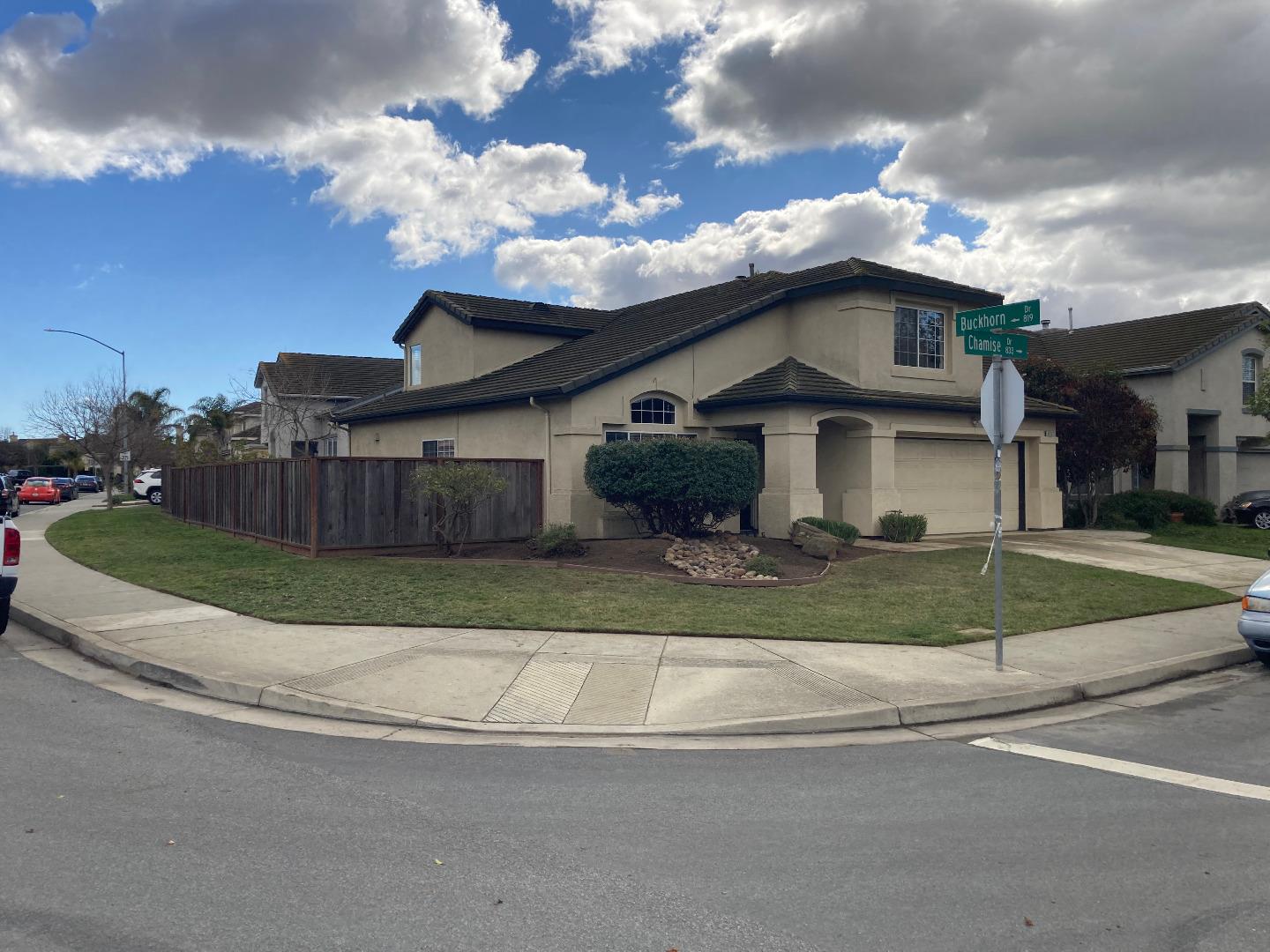 Detail Gallery Image 1 of 1 For 833 Chamise Dr, Salinas,  CA 93905 - 4 Beds | 2/1 Baths