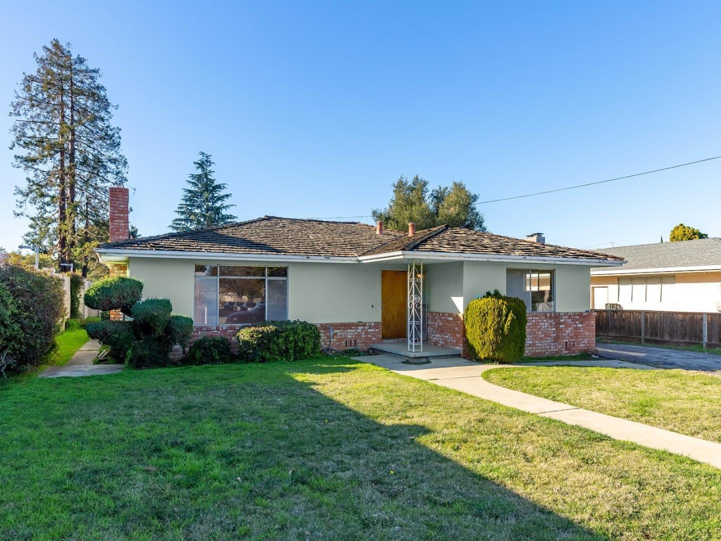 Photo of 541 S Bayview Ave in Sunnyvale, CA