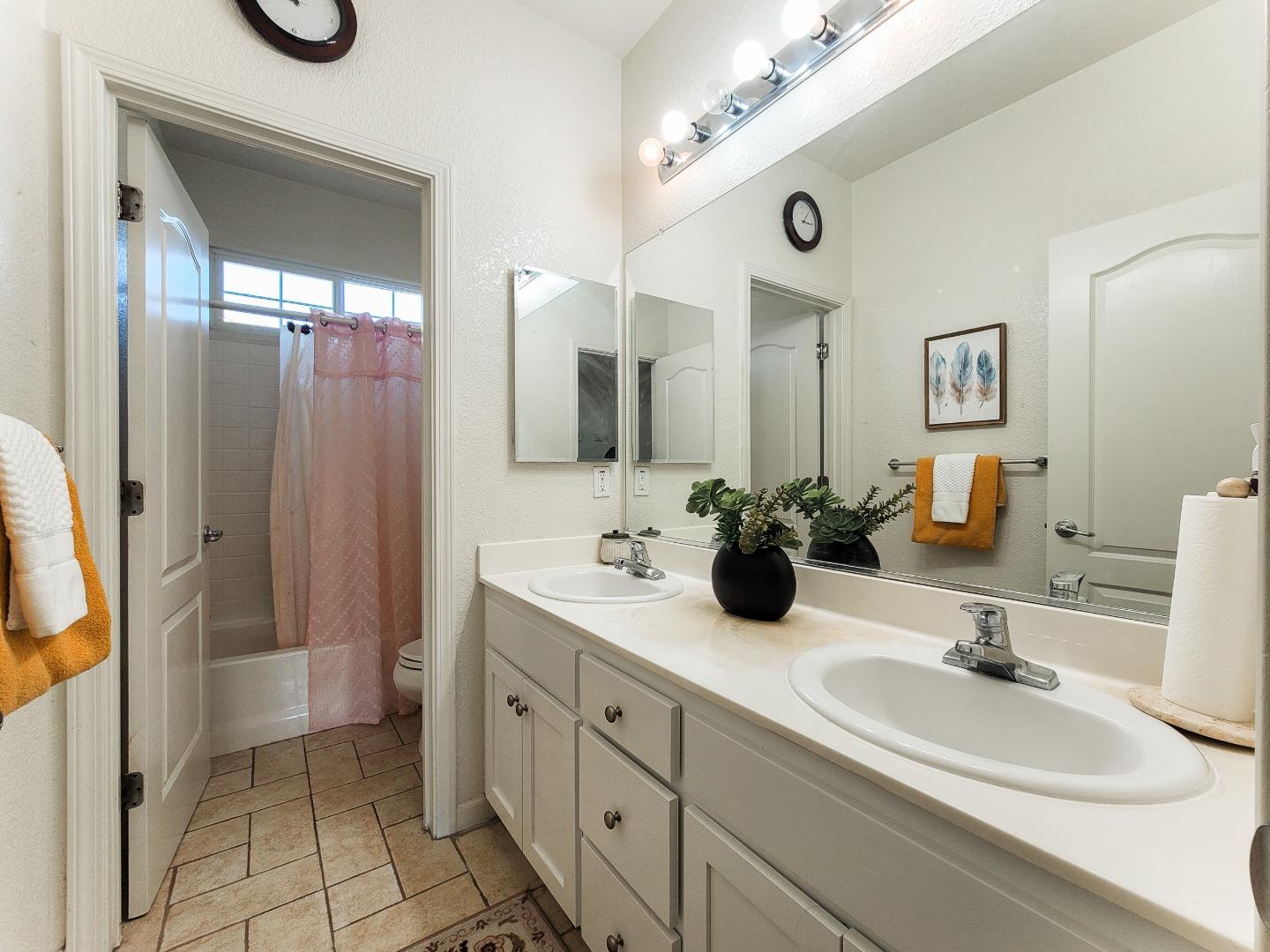 Detail Gallery Image 24 of 39 For 2778 Gilham Ct, San Jose,  CA 95148 - 4 Beds | 2/1 Baths