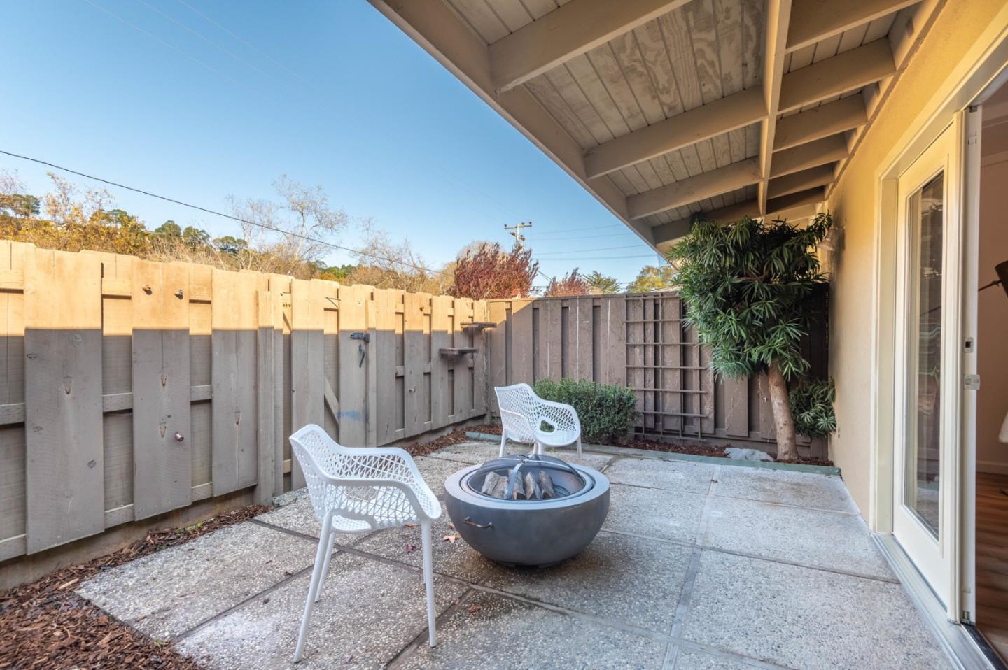 97 Hacienda Carmel, Carmel, CA 93923 1 Beds 1 Baths