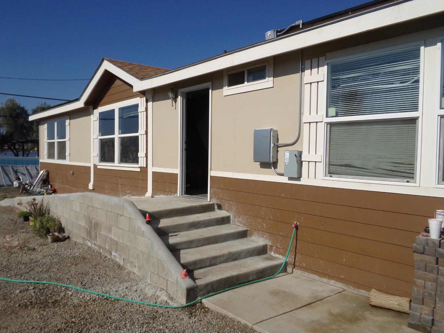 Detail Gallery Image 7 of 22 For 721 Iowa Ave, Los Banos,  CA 93635 - 3 Beds | 2 Baths