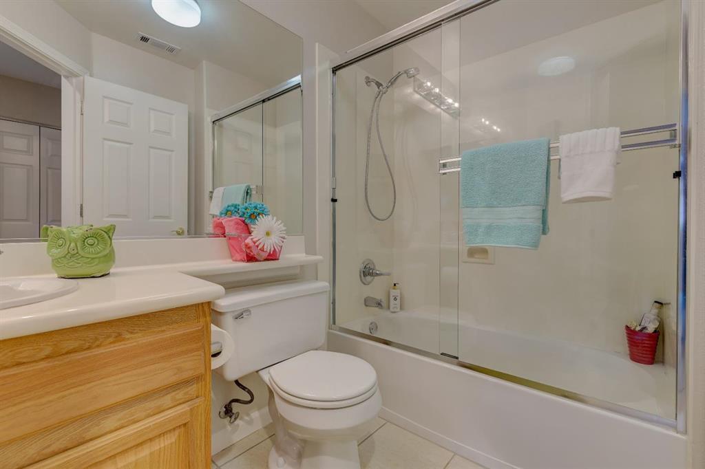 Detail Gallery Image 15 of 23 For 207 Moresby Ln, Redwood City,  CA 94063 - 3 Beds | 2/1 Baths