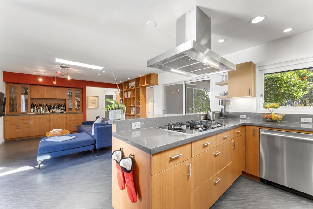 Detail Gallery Image 25 of 47 For Address Not Disclosed, Stanford,  CA 94305 - 5 Beds | 3 Baths