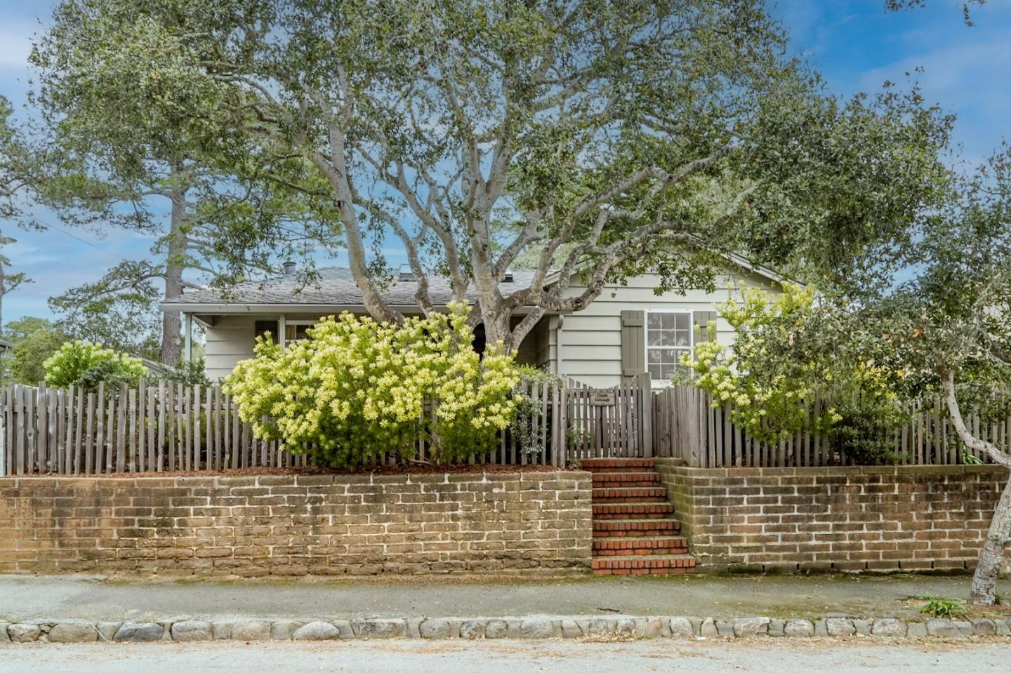 Detail Gallery Image 1 of 1 For 0 San Carlos 3 Se of 11th, Carmel,  CA 93923 - 3 Beds | 2 Baths