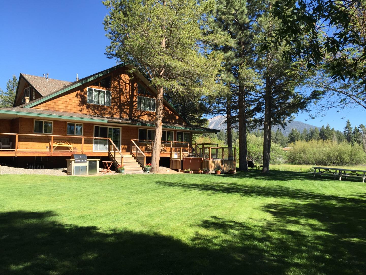 Detail Gallery Image 37 of 48 For 2861 Oakland Ave, South Lake Tahoe,  CA 96150 - 7 Beds | 4 Baths