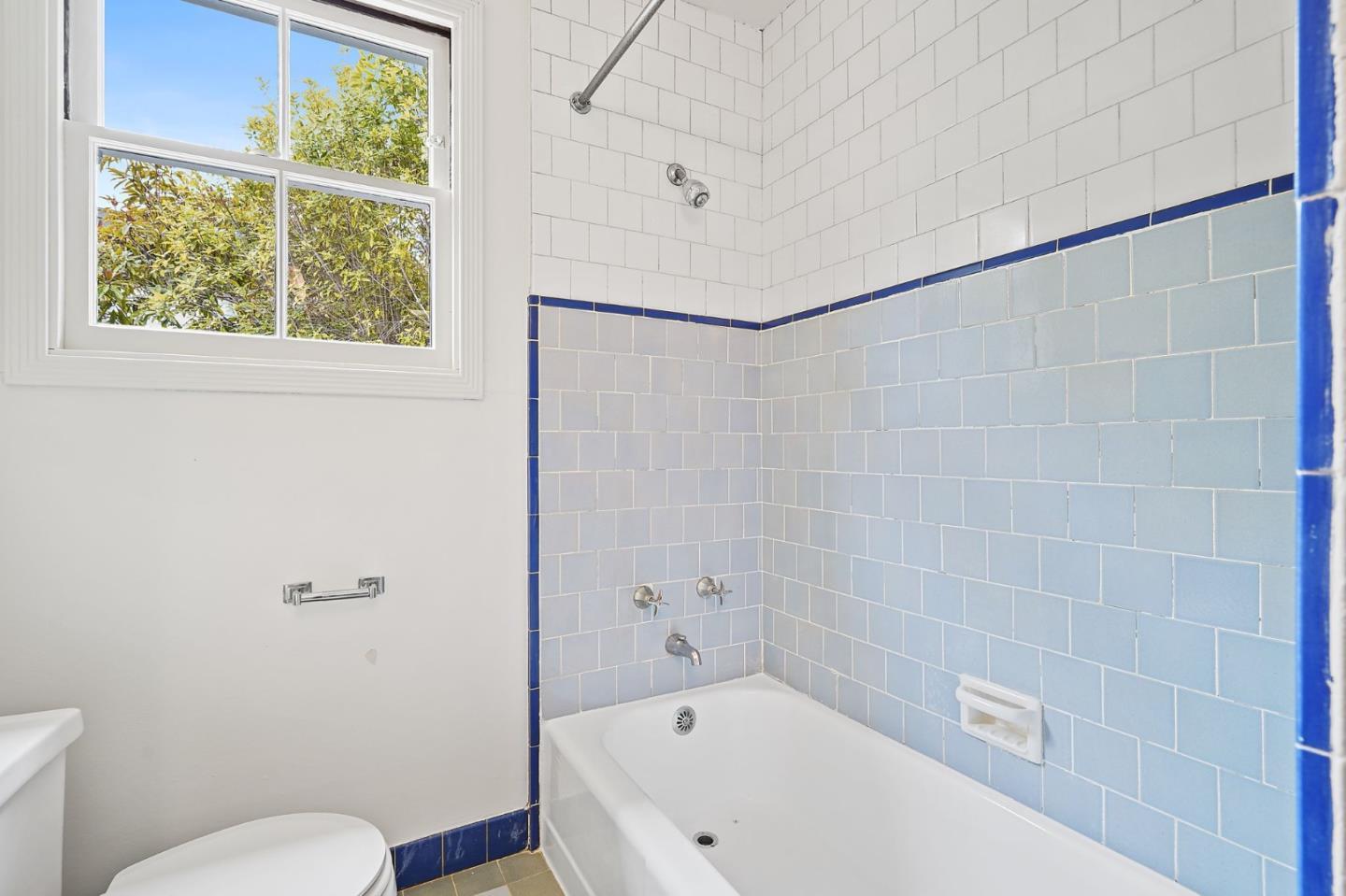 Detail Gallery Image 10 of 28 For 846 Bruce Dr, Palo Alto,  CA 94303 - 2 Beds | 2 Baths